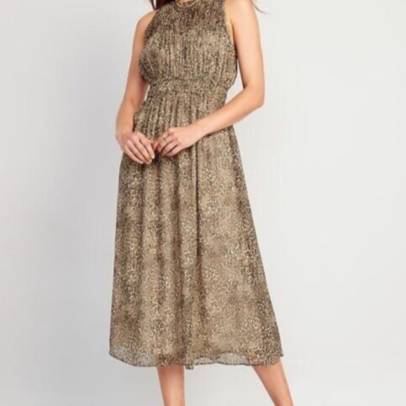 NWT Old Navy Women's Fit&Flare Shirred Crinkled Maxi Dress in Animal Print XS - Picture 1 of 5